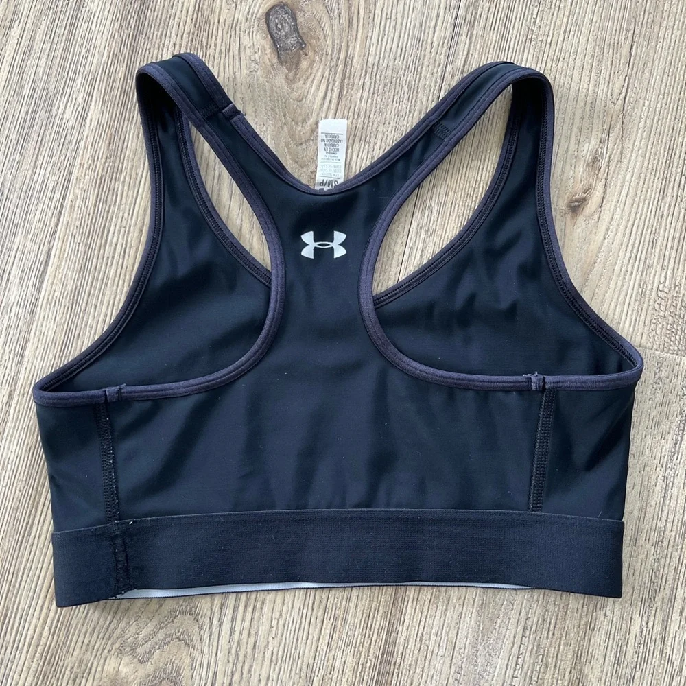 Under Armour Black‎ Sports Bra with Racerback Design